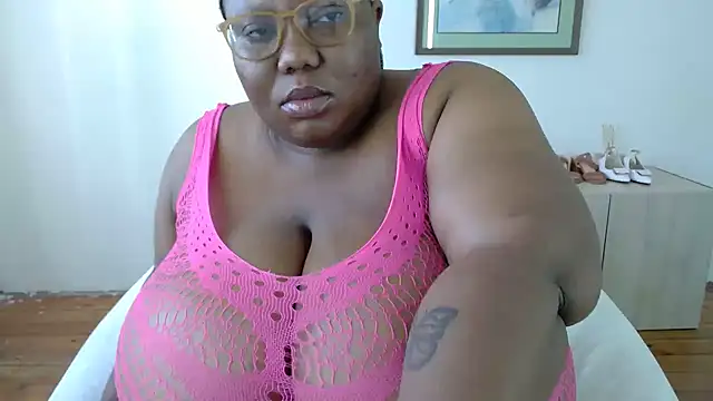 Snapshot of DAIRYBELLELIZxx chatting on 25, 10, 2025 DAIRYBELLELIZxx online show from 25, 10, 2025