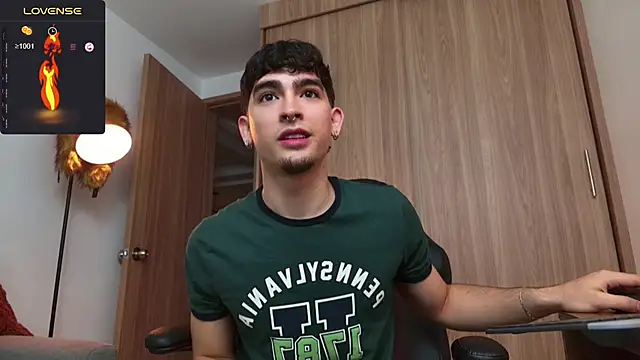 Snapshot of zenn_rush1 chatting on 8, 1, 2025 zenn rush1 online show from 8, 1, 2025