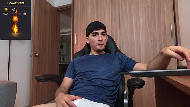 Snapshot of zenn_rush1 chatting on 11, 1, 2025 zenn rush1 online show from 11, 1, 2025