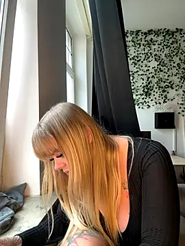 Snapshot of AnnaLenaaa chatting on 16, 9, 2025 AnnaLenaaa online show from 16, 9, 2025