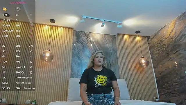 Snapshot of julietha_taylor chatting on 8, 7, 2026 julietha taylor online show from 8, 7, 2026