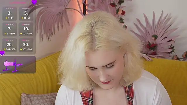 Snapshot of tiffannyjons chatting on 8, 10, 2025 tiffannyjons online show from 8, 10, 2025
