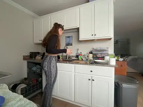 Snapshot of MissSwitch chatting on 14, 12, 2025 MissSwitch online show from 14, 12, 2025