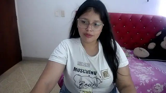 Snapshot of angel_barbie_1 chatting on 19, 6, 2026 angel barbie 1 online show from 19, 6, 2026