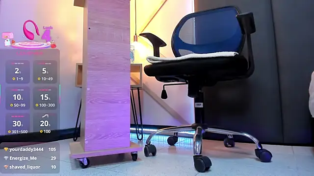 SophieHarris  online show from 13, 3, 2025