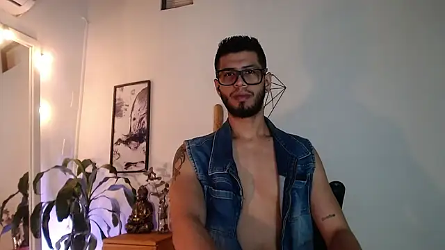 Snapshot of Colby_brown03 chatting on 20, 5, 2026 Colby brown03 online show from 20, 5, 2026