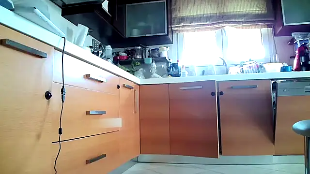 Kalia Cross online show from 24, 10, 2025