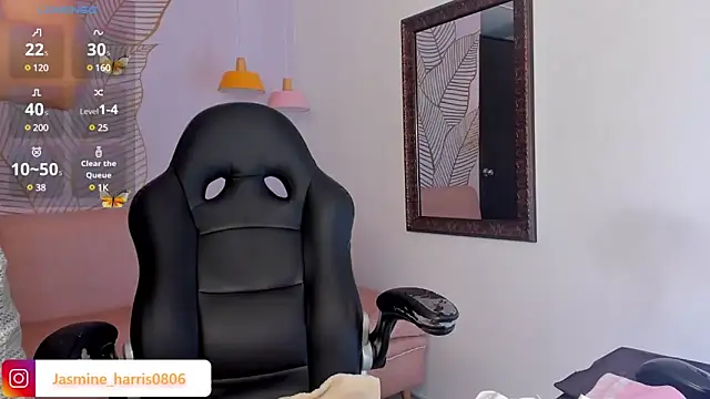 Snapshot of JasmineHarris chatting on 17, 12, 2024 JasmineHarris online show from 17, 12, 2024