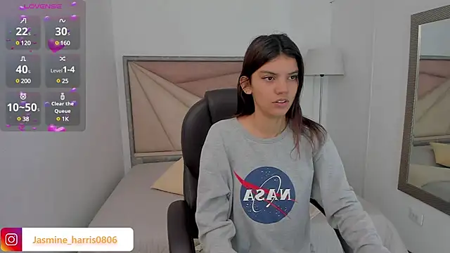 Snapshot of JasmineHarris chatting on 24, 2, 2025 JasmineHarris online show from 24, 2, 2025
