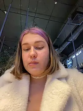 Snapshot of SuzieMurray chatting on 20, 12, 2024 SuzieMurray online show from 20, 12, 2024