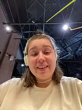 Snapshot of SuzieMurray chatting on 27, 2, 2025 SuzieMurray online show from 27, 2, 2025