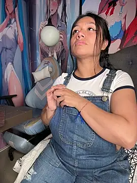 Snapshot of Im_Little chatting on 23, 6, 2026 Im Little online show from 23, 6, 2026