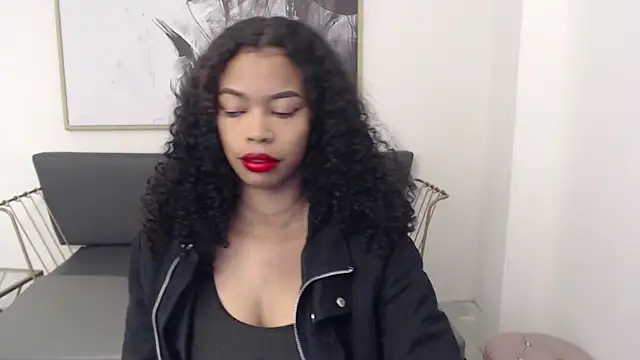 Snapshot of Shenna_brunette_ chatting on 6, 12, 2024 Shenna brunette online show from 6, 12, 2024