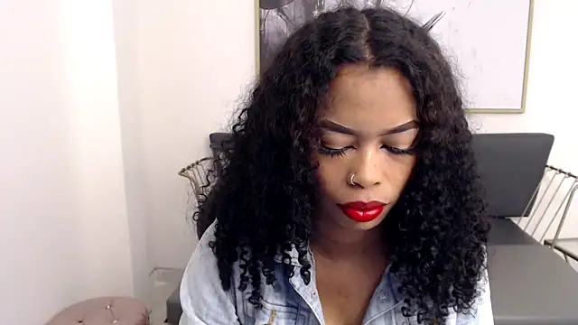 Snapshot of Shenna_brunette_ chatting on 7, 12, 2024 Shenna brunette online show from 7, 12, 2024