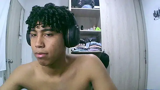 Snapshot of sexy_diamante_ chatting on 16, 2, 2026 sexy diamante online show from 16, 2, 2026