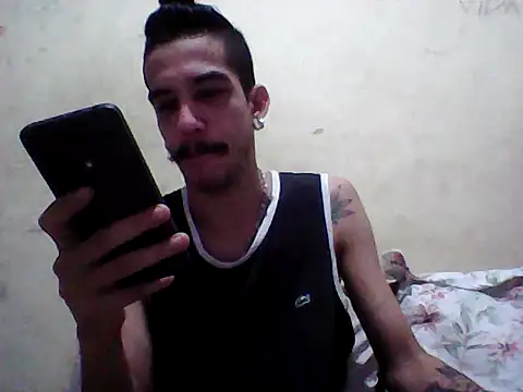 Snapshot of gatobranco001 chatting on 18, 3, 2025 gatobranco001 online show from 18, 3, 2025