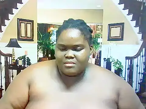 Snapshot of EbonyHotBuns chatting on 5, 3, 2025 EbonyHotBuns online show from 5, 3, 2025