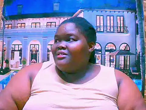 Snapshot of EbonyHotBuns chatting on 12, 10, 2025 EbonyHotBuns online show from 12, 10, 2025