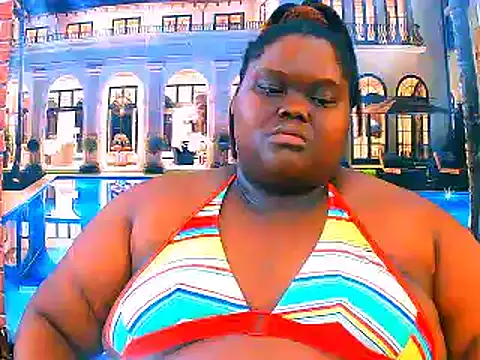 Snapshot of EbonyHotBuns chatting on 17, 4, 2026 EbonyHotBuns online show from 17, 4, 2026