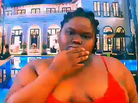 Snapshot of EbonyHotBuns chatting on 4, 5, 2026 EbonyHotBuns online show from 4, 5, 2026