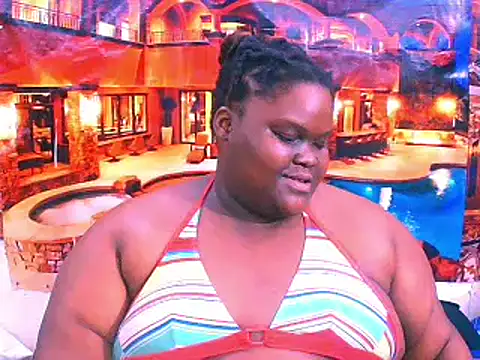 Snapshot of EbonyHotBuns chatting on 7, 7, 2026 EbonyHotBuns online show from 7, 7, 2026
