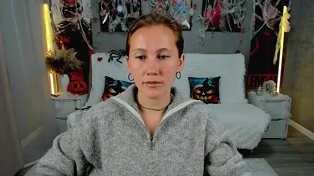 Snapshot of MichelleOrtis chatting on 29, 10, 2025 MichelleOrtis online show from 29, 10, 2025