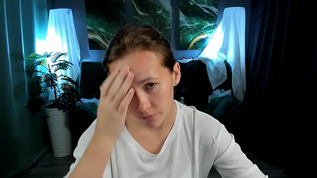 Snapshot of MichelleOrtis chatting on 8, 11, 2025 MichelleOrtis online show from 8, 11, 2025