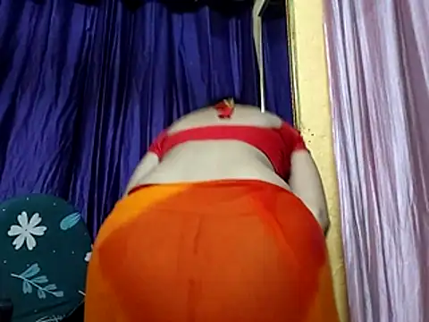 Snapshot of poojaxxx65 chatting on 19, 6, 2026 poojaxxx65 online show from 19, 6, 2026