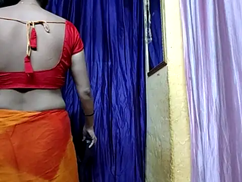 Snapshot of poojaxxx65 chatting on 19, 7, 2026 poojaxxx65 online show from 19, 7, 2026