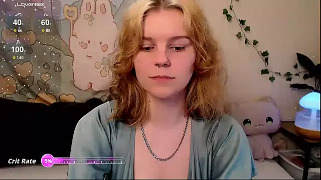 Snapshot of Moona_xx chatting on 10, 5, 2026 Moona xx online show from 10, 5, 2026