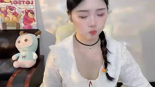 Snapshot of SU__SU chatting on 28, 2, 2025 SU SU online show from 28, 2, 2025