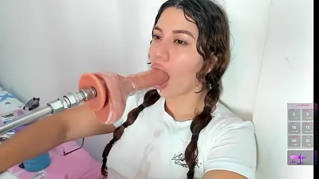 hade cute online show from 26, 2, 2025