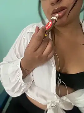 Snapshot of lalinha_sapeka chatting on 14, 11, 2025 lalinha sapeka online show from 14, 11, 2025