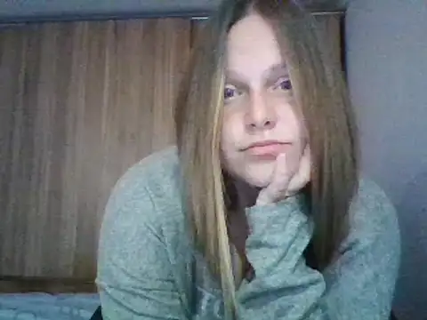 Evasapples online show from 7, 3, 2025