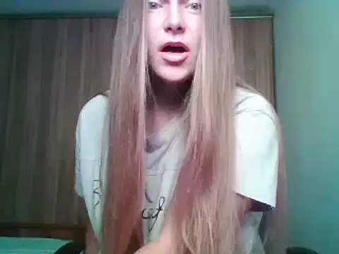 Evasapples online show from 2, 10, 2025