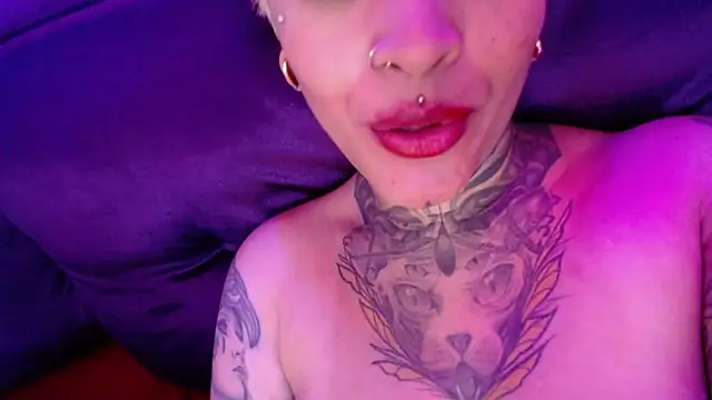 Snapshot of tatouagendecouple chatting on 3, 1, 2025 tatouagendecouple online show from 3, 1, 2025
