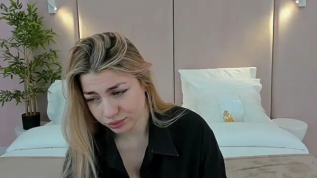 HelenaMorgan online show from 5, 2, 2025