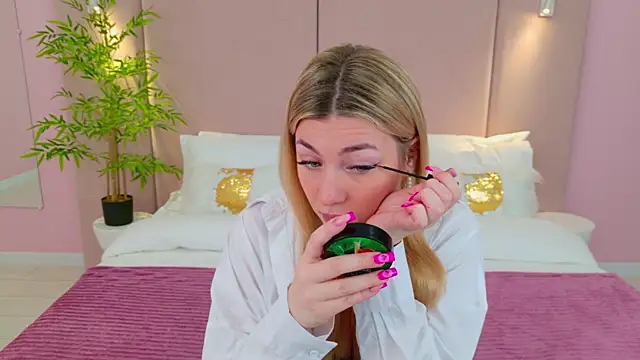 HelenaMorgan online show from 11, 3, 2025