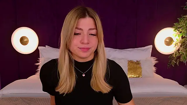 HelenaMorgan online show from 4, 10, 2025