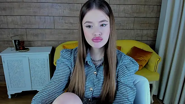 MilanaBalmain online show from 21, 1, 2025