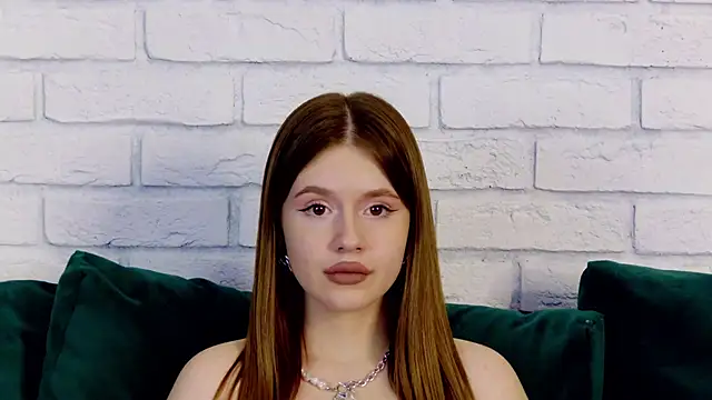 MilanaBalmain online show from 8, 2, 2025