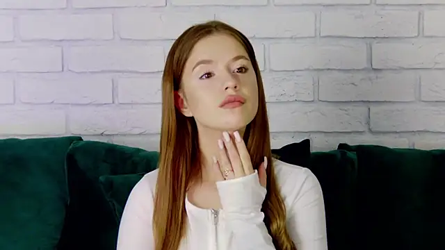 MilanaBalmain online show from 12, 2, 2025