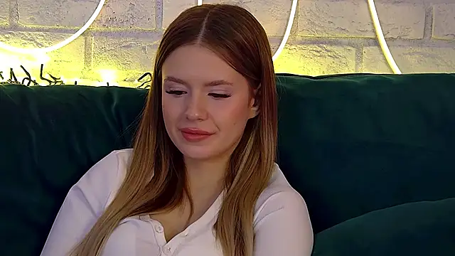 MilanaBalmain online show from 22, 3, 2025