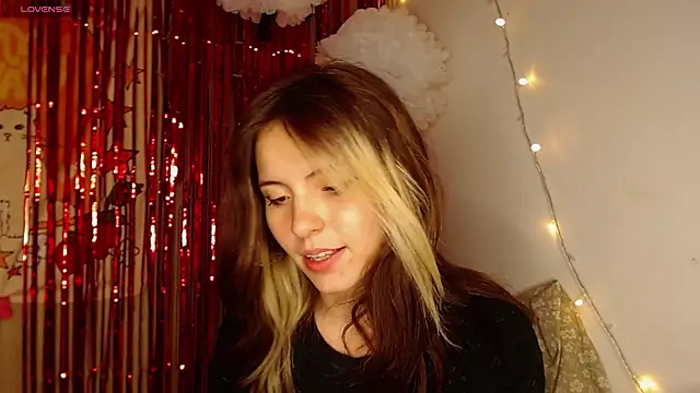 cherrybom969 online show from 4, 12, 2024