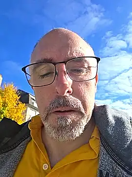 Snapshot of Crosss-23cm chatting on 14, 10, 2025 Crosss-23cm online show from 14, 10, 2025