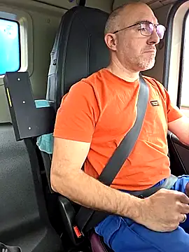 Snapshot of Crosss-23cm chatting on 10, 11, 2025 Crosss-23cm online show from 10, 11, 2025