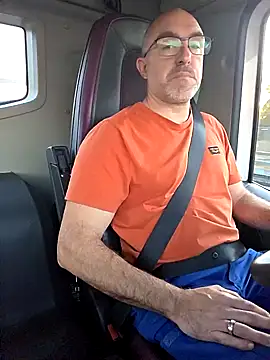 Snapshot of Crosss-23cm chatting on 12, 11, 2025 Crosss-23cm online show from 12, 11, 2025