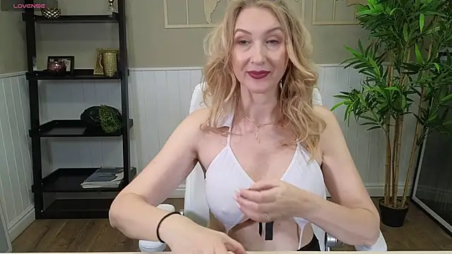 LadyLeea online show from 10, 1, 2025