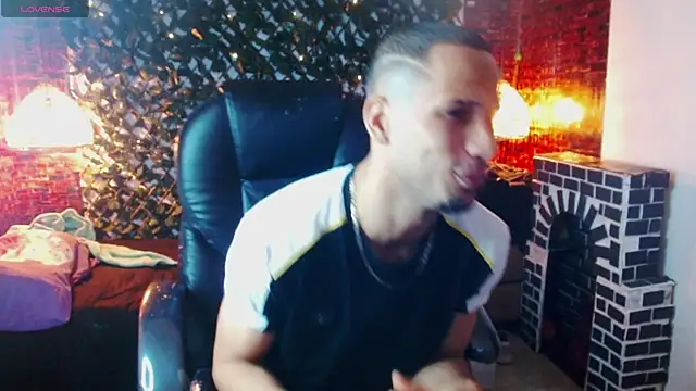 Snapshot of SonicJ25 chatting on 1, 2, 2025 SonicJ25 online show from 1, 2, 2025