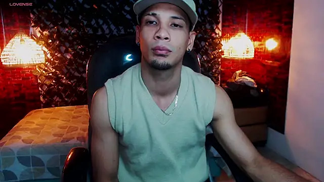 Snapshot of SonicJ25 chatting on 12, 3, 2025 SonicJ25 online show from 12, 3, 2025